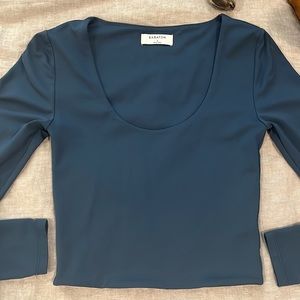 Aritzia Babaton contour scoop neck long sleeve in herbage green